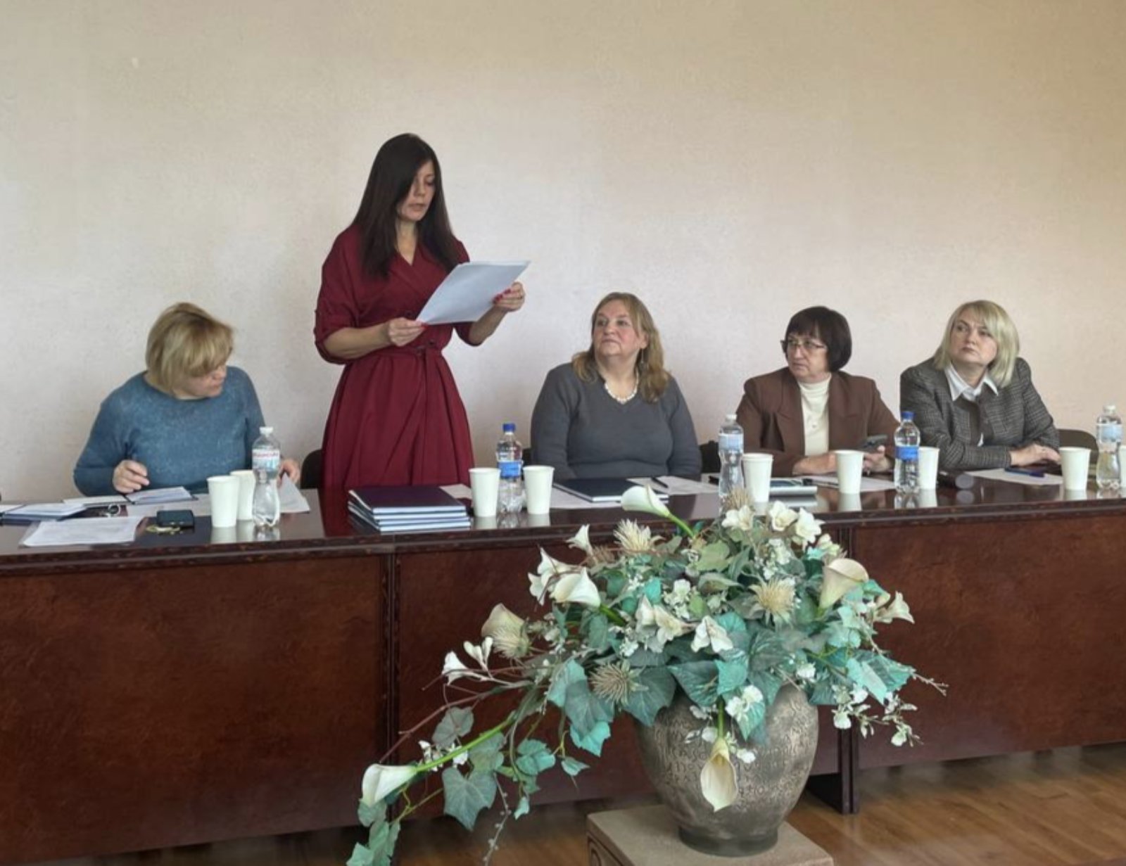 Голова ЕК Наталія Морська зачитує Наказ ректора - допуск до захисту кваліфікаційних робіт